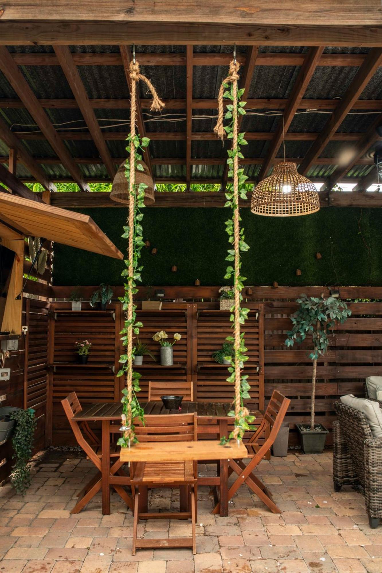 Upscale Ybor House With Outdoor Living Space 탬파 외부 사진