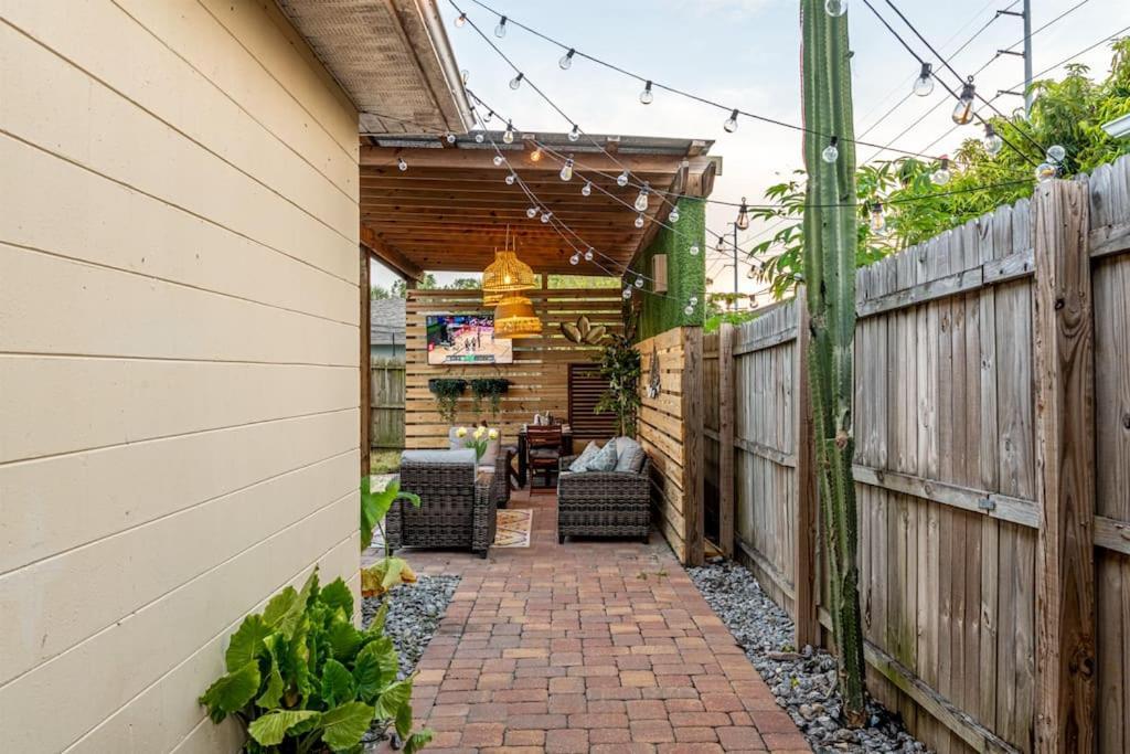 Upscale Ybor House With Outdoor Living Space 탬파 외부 사진